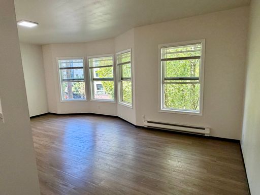 6 Weeks Free! Loft Bedroom Unit in the Heart of Capitol Hill! – photo 1