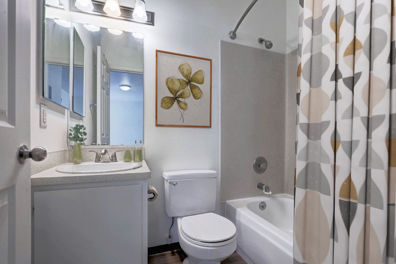 Seattle Apartment: 709 E Pike St