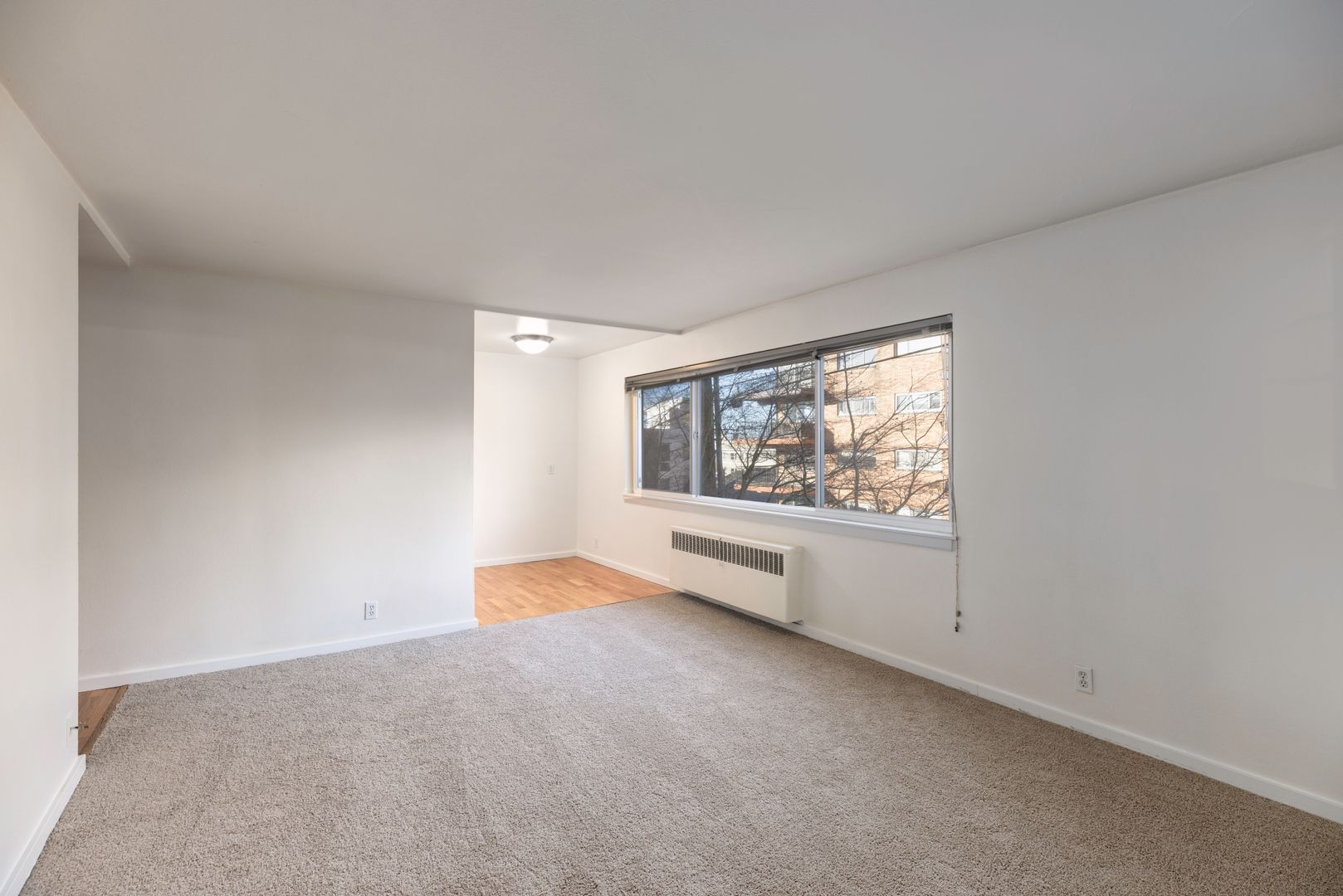 Seattle Apartment: 535 13th Ave E