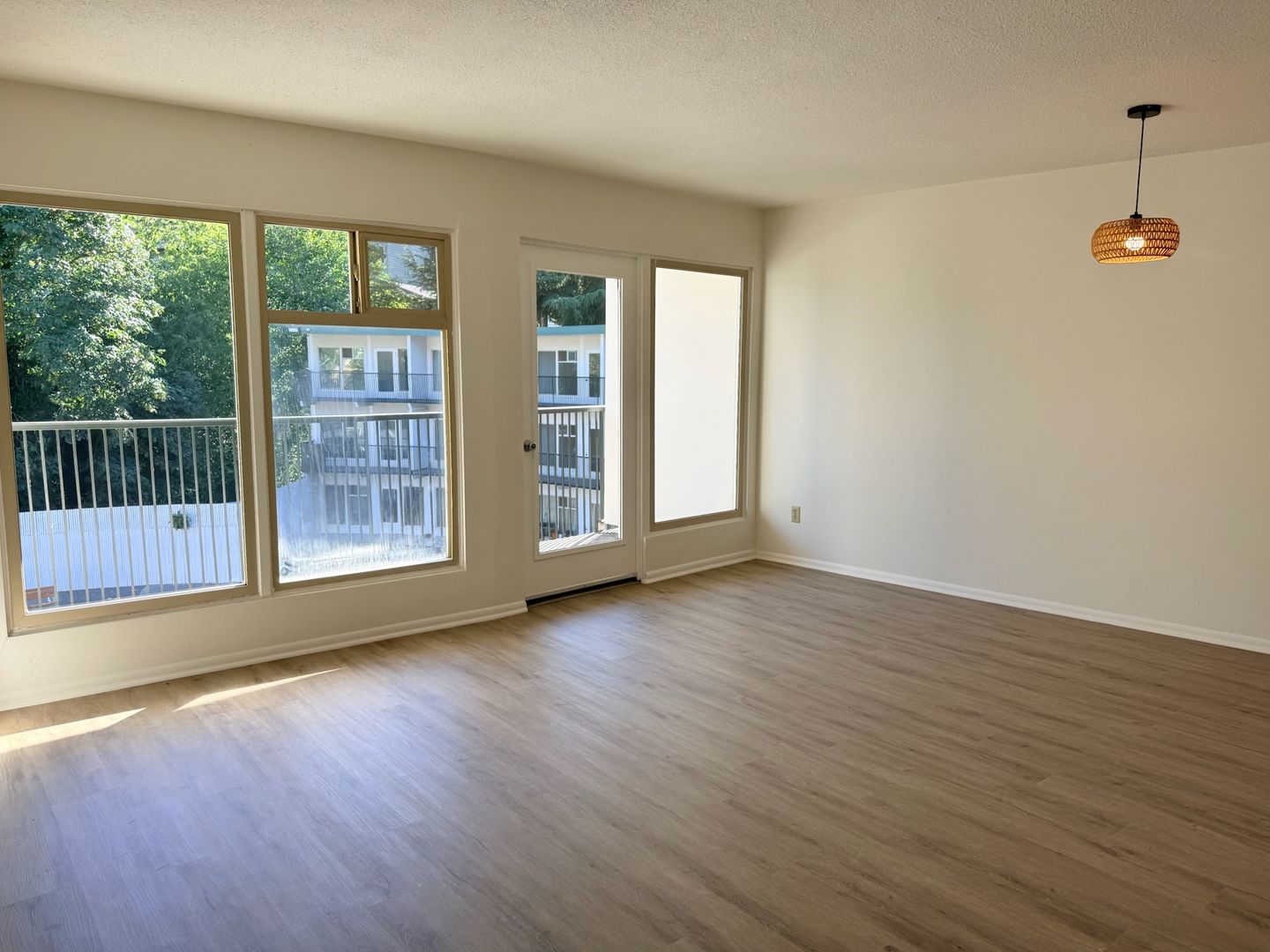 Crescent Apartments 3 of 12
