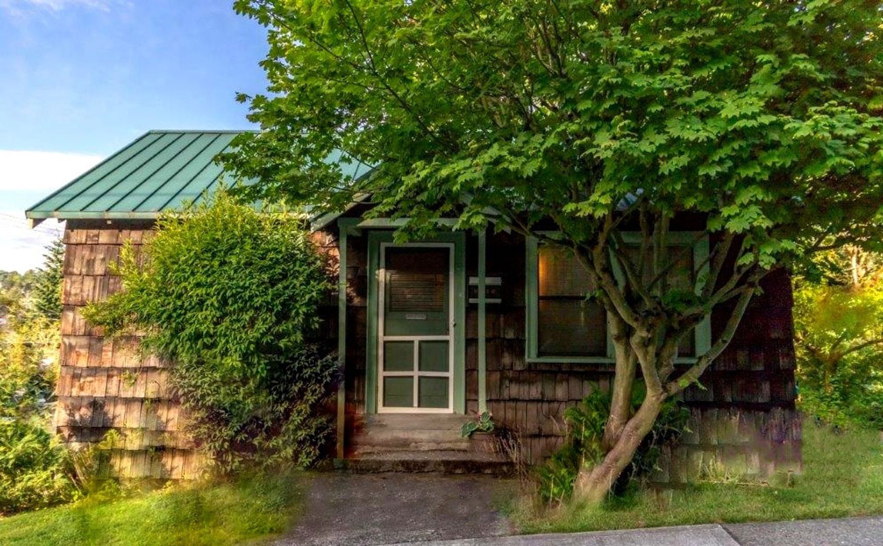 Seattle Apartment: 5006 Ravenna Ave NE