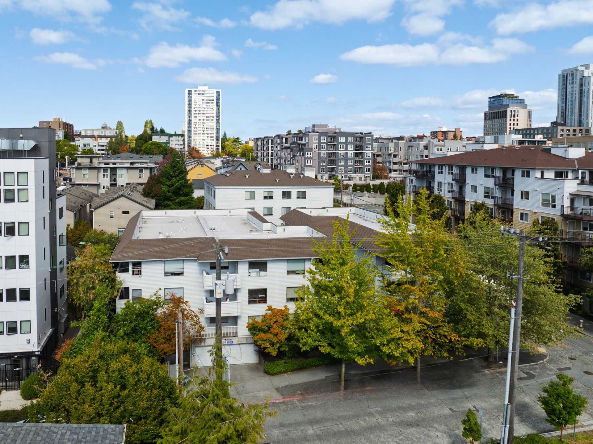 Seattle Apartment: 816 NE 43rd ST