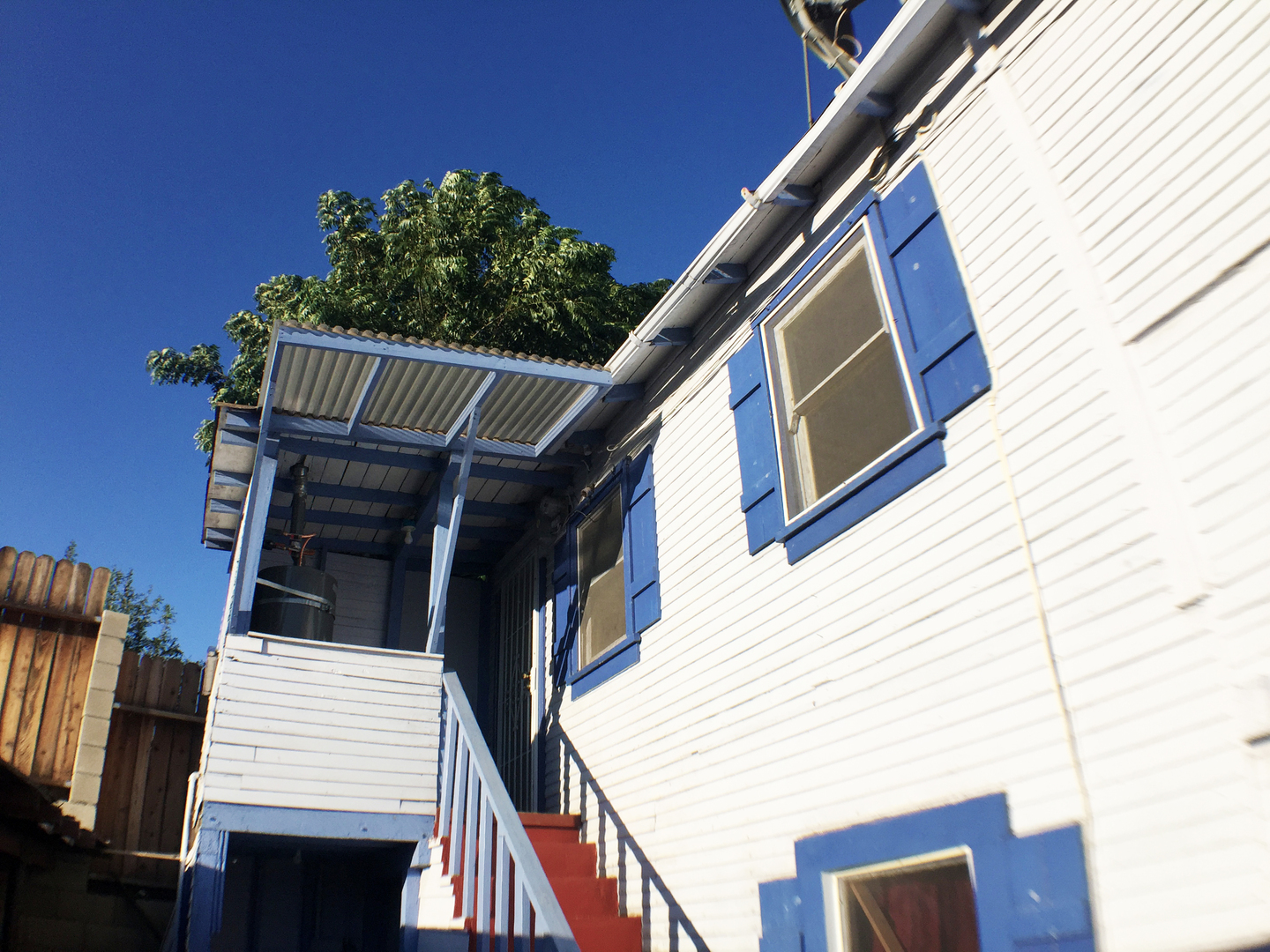 Los Angeles Apartment: 4037 San Carlos St