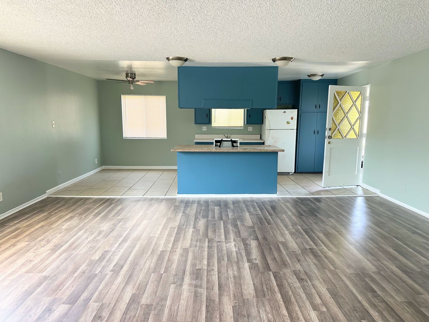 Long Beach Apartment: 1746 10th St,