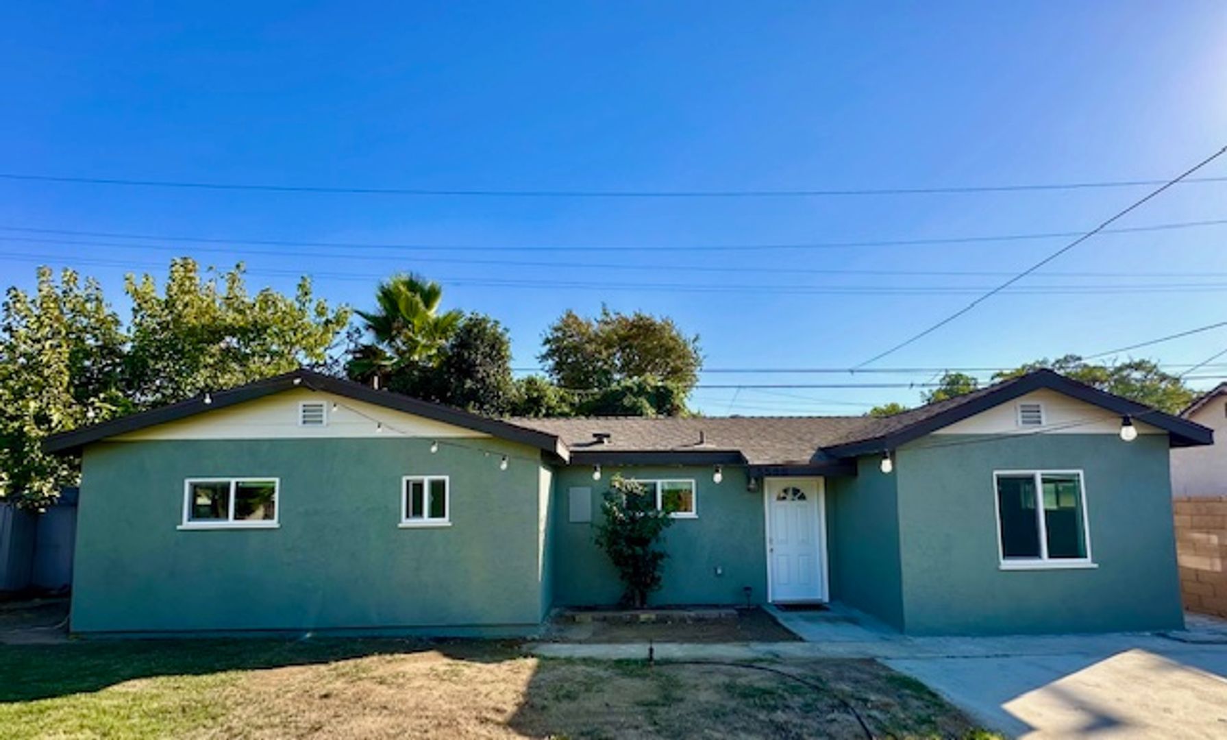Ontario Apartment: 558 E. Princeton St.