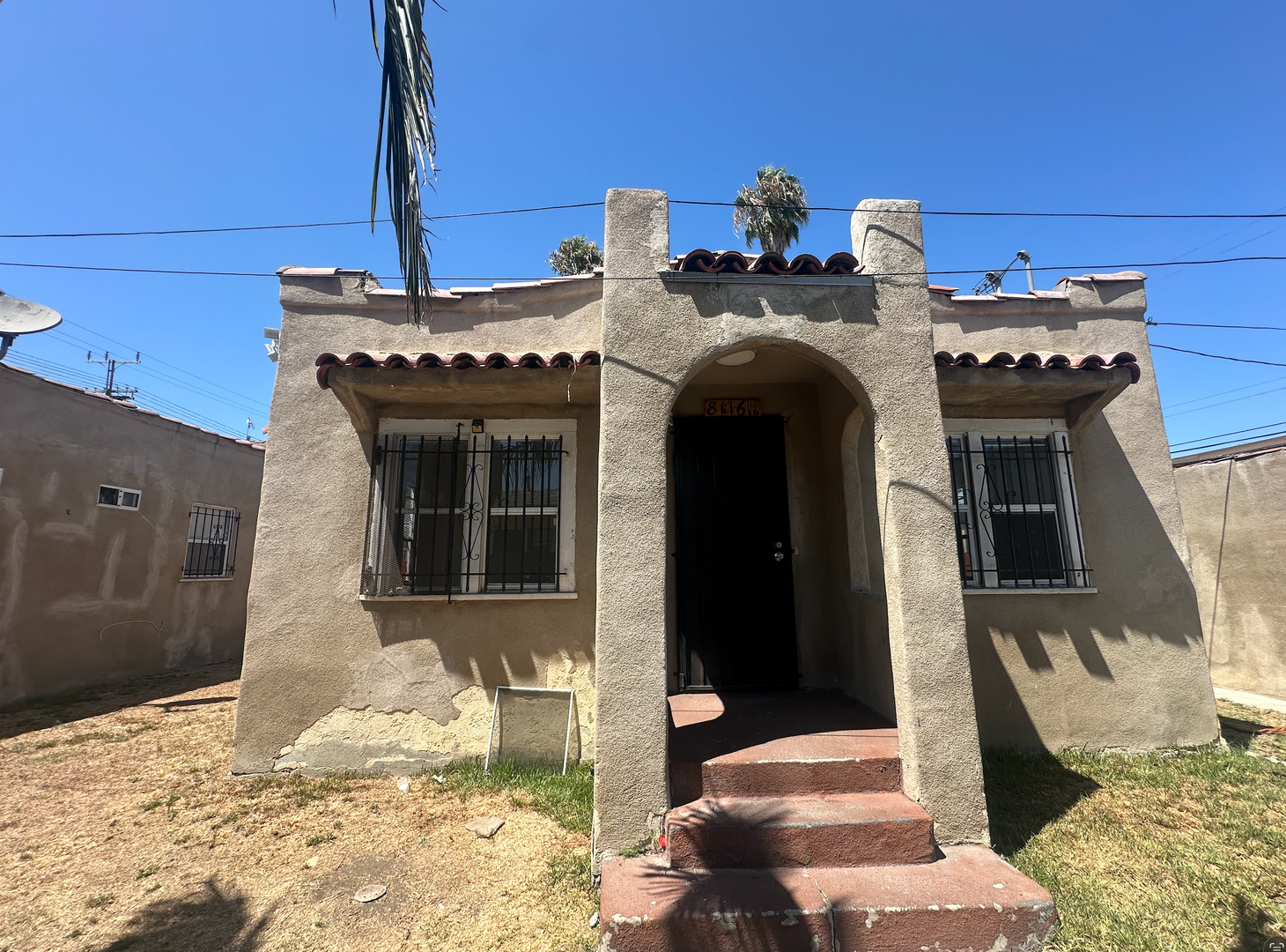 Los Angeles Apartment: 8114 S Hoover St