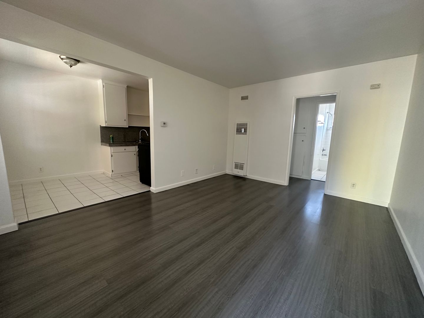 Los Angeles Apartment: 3950 Montclair St.