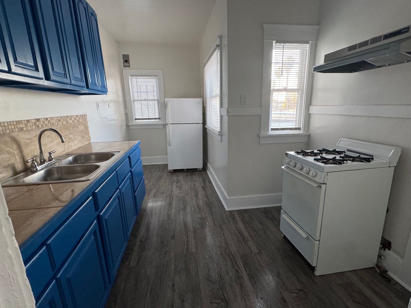 Long Beach Apartment: 1445 Elm Ave