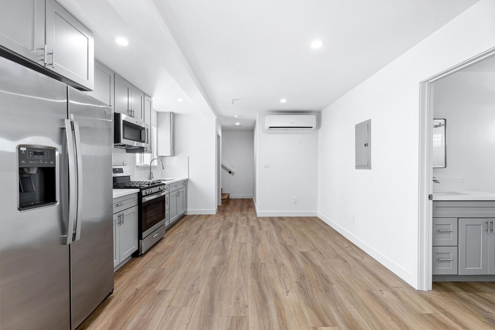 Los Angeles Apartment: 5714 Cimarron St.