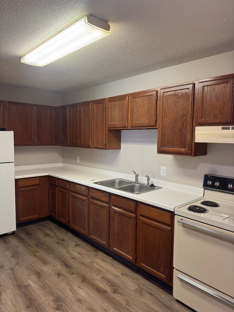Grand Forks Apartment: 1416-1426 10th Ave N
