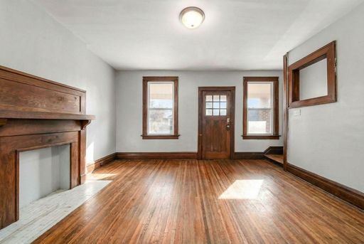Available Fall 2026! 3-Bedroom Townhome Located Near OSU Campus & Clintonville! – photo 1