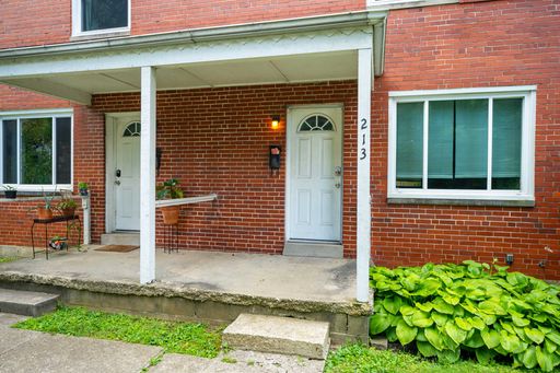 Available for Fall 2027! 2-Bedroom Located in Old North Columbus near OSU and Clintonville! – photo 1