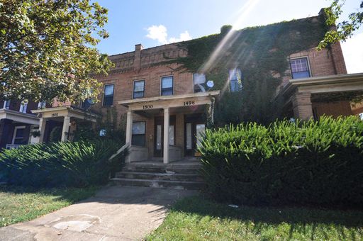Pet Friendly 2-Bedroom Located in Weinland Park! – photo 1