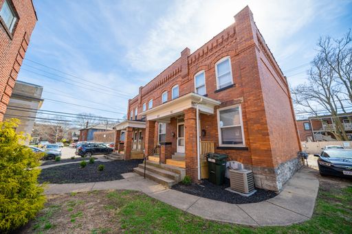 Available Now! Newly Renovated 2 Bedroom Townhome Near the Short North Arts District! – photo 1