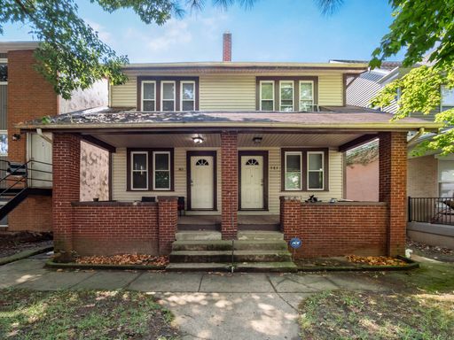 Available Fall 2026! Located on Central Campus in the University District! – photo 1