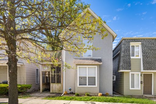4-Bedroom with Off-Street Parking & Hardwood Flooring Located on Southwest Campus in the University District! – photo 1