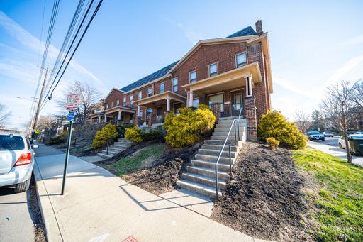 NEWLY RENOVATED TOWNHOME! Located in the Short North Arts District and just a short walk to shopping, restaurants and night life! LIMITED TIME OFFER! – photo 1