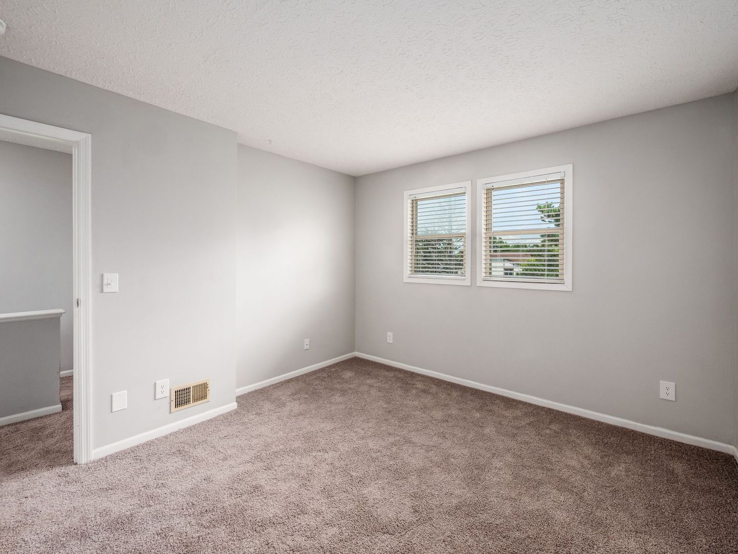 2015 Queensgate Lane Columbus OH 43235 2015-queensgate-lane-columbus-oh-43235