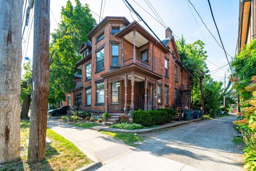 Located in the Short North Arts District and just a short walk to shopping, restaurants and night life! – photo 1