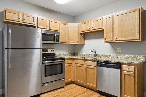 Available Fall 2026! 3 Bedroom Apartment Located Just off High Street Near OSU Campus! – photo 1