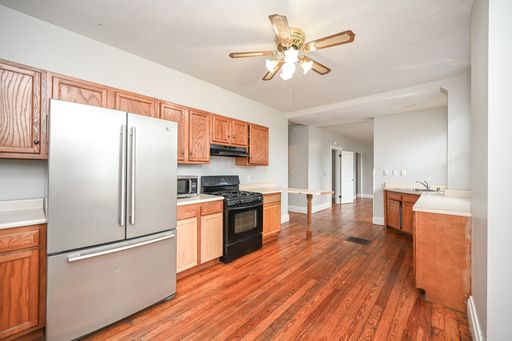 3 bedroom in the CUF Neighborhood with Off Street Parking – photo 1