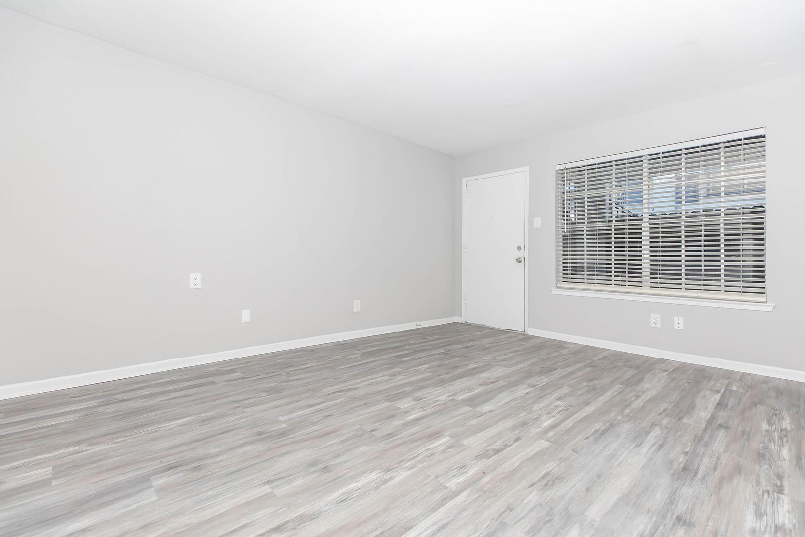 Pelican Reef Apartments 9 of 12