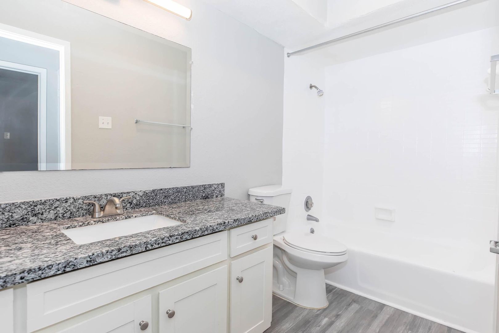 Pelican Reef Apartments 5 of 12