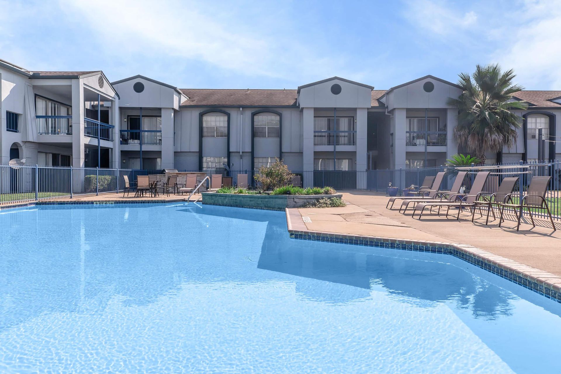 Pelican Reef Apartments 3 of 12