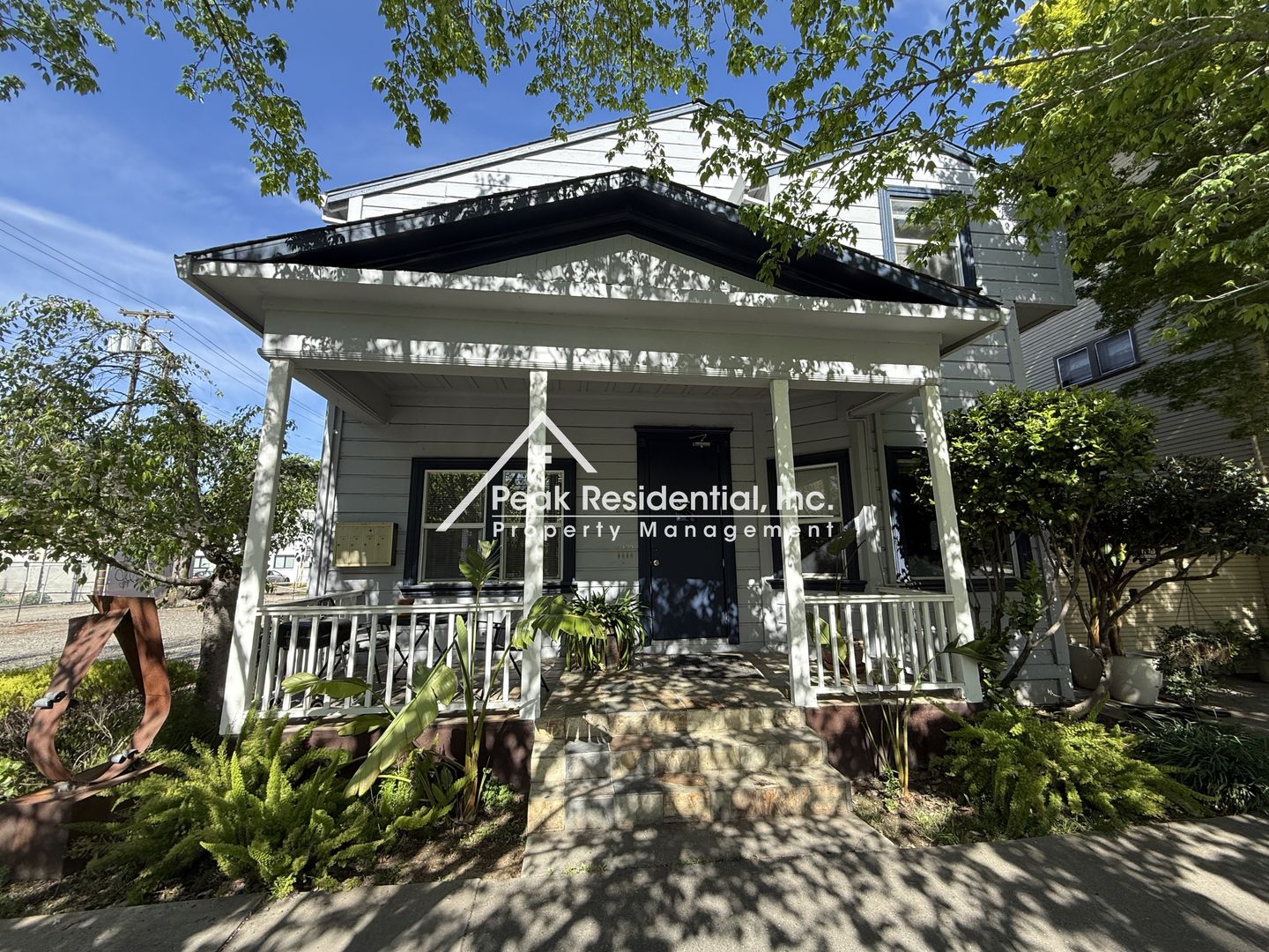 Sacramento Apartment: 712 20th St