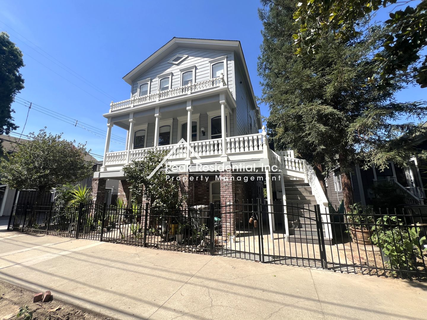 Sacramento Apartment: 610 14th St