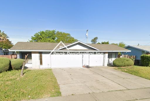 Spacious 2bd/2ba Rosemont Area Duplex with 2 Car Garage – photo 1