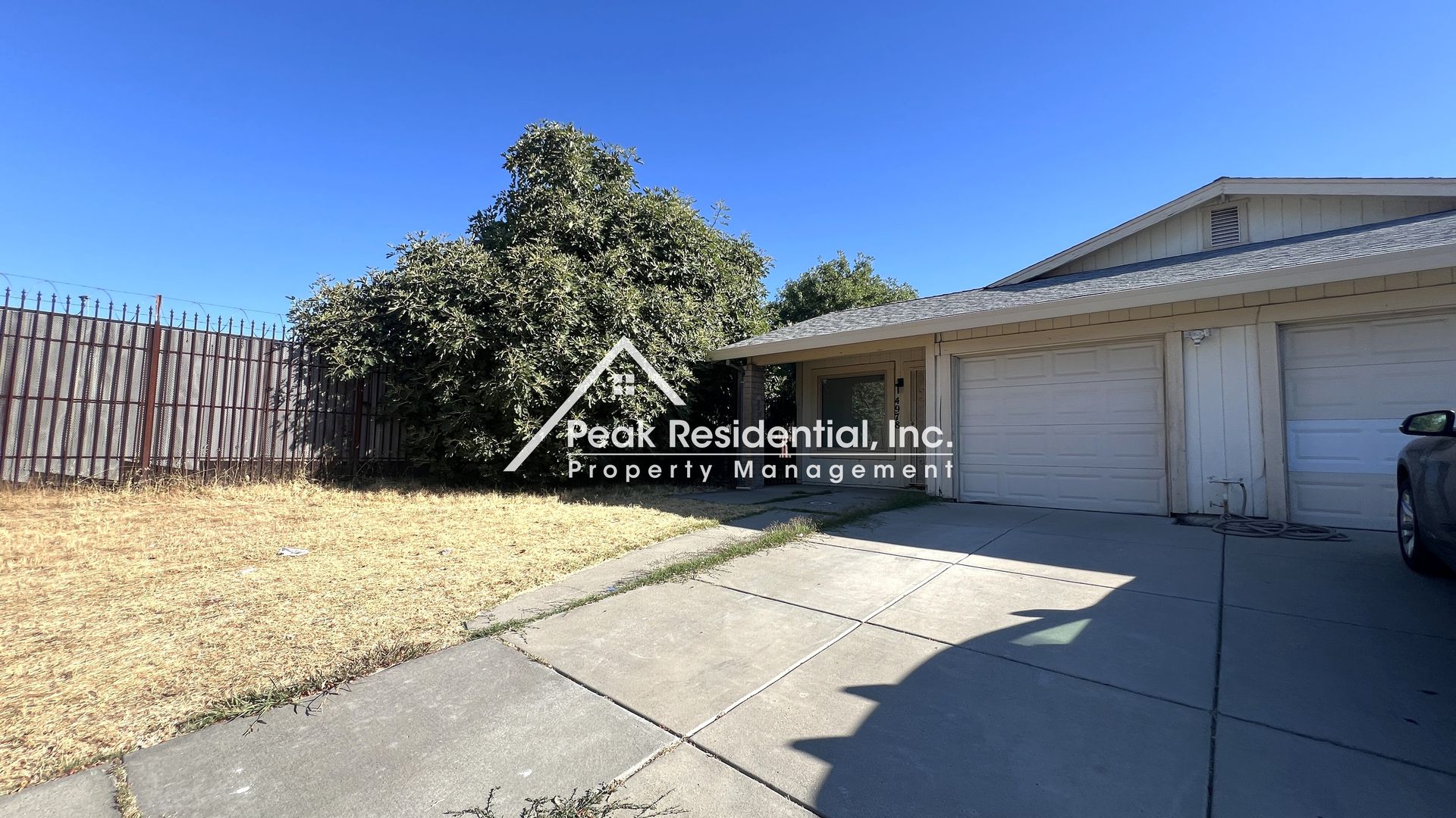 Sacramento House: 4978 Saddlerock Way