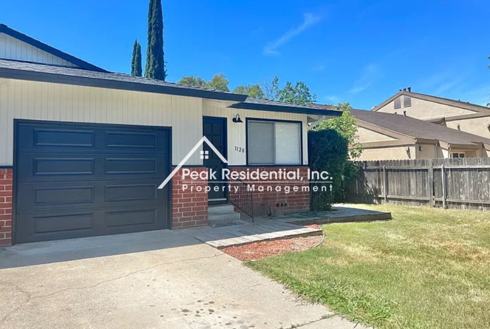 Sacramento House: 1120 Morton Ct