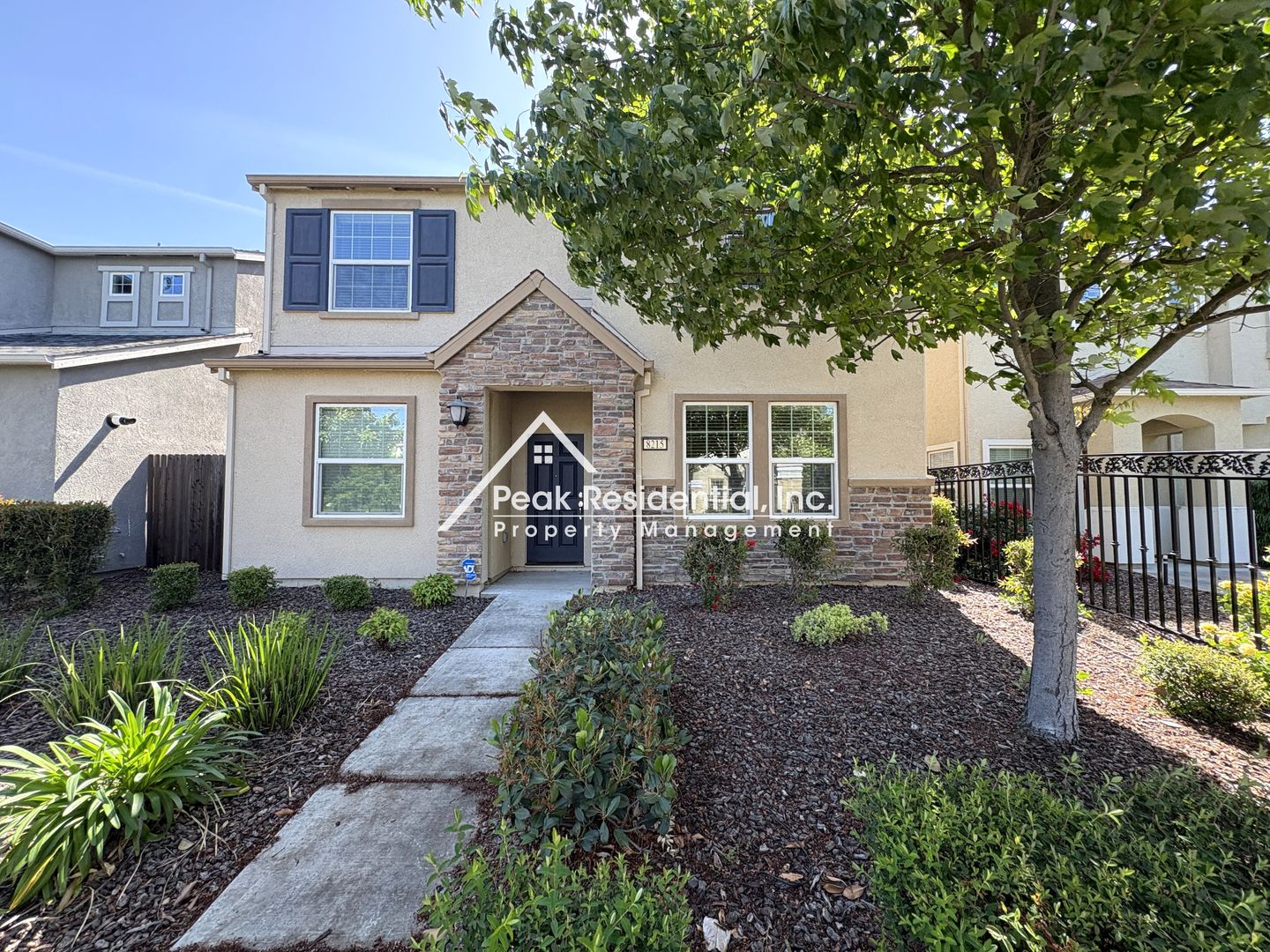 Sacramento House: 8215 Winterhead Ln