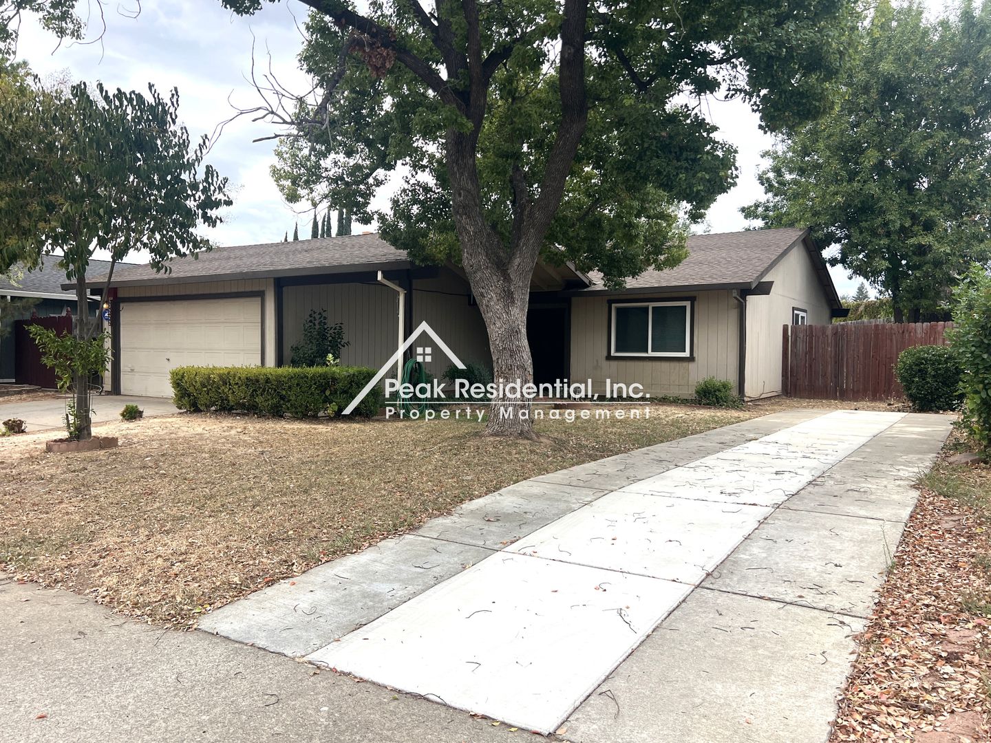 Sacramento House: 3222 Hogarth Drive