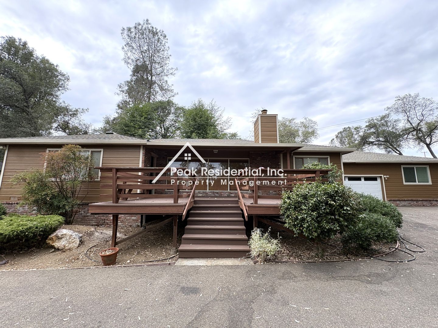Auburn House: 1280 Grove Ct