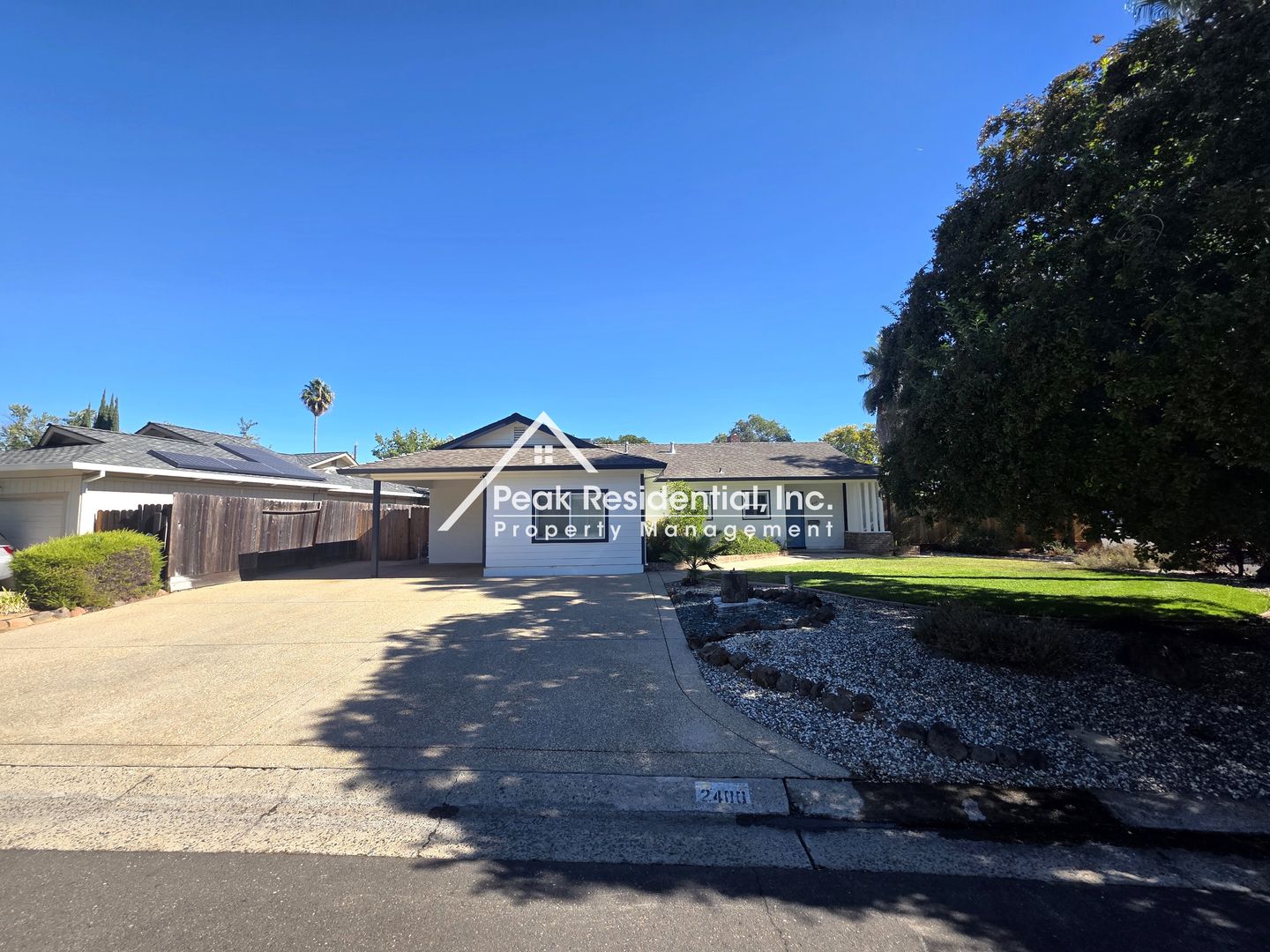 Sacramento House: 2400 Gwen Dr