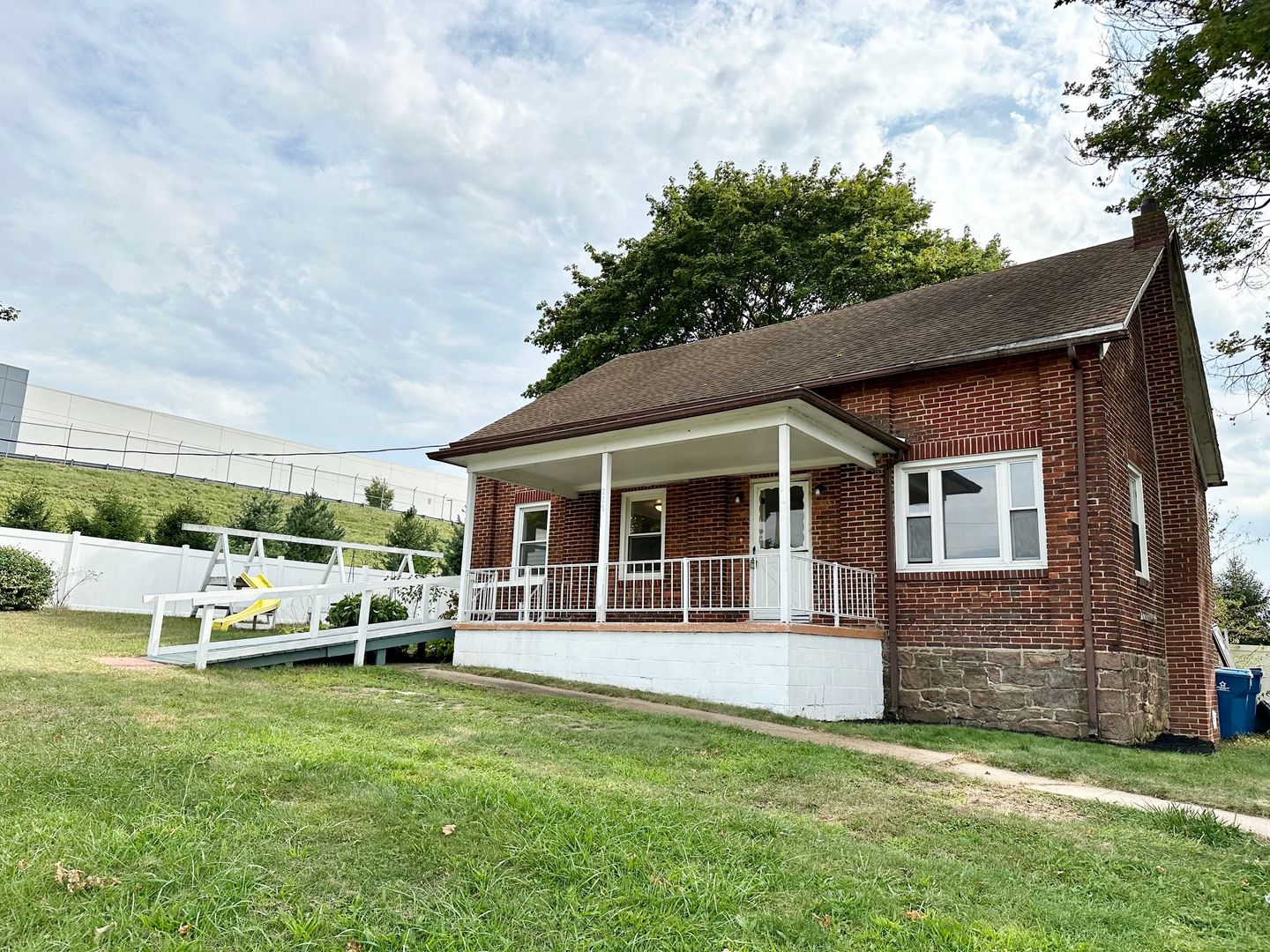 Manchester House: 225 Zions View Rd.