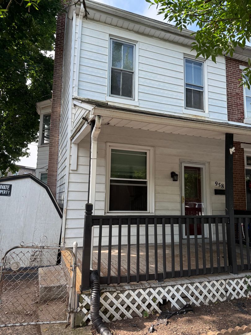 Pottstown House: 958 Queen Street