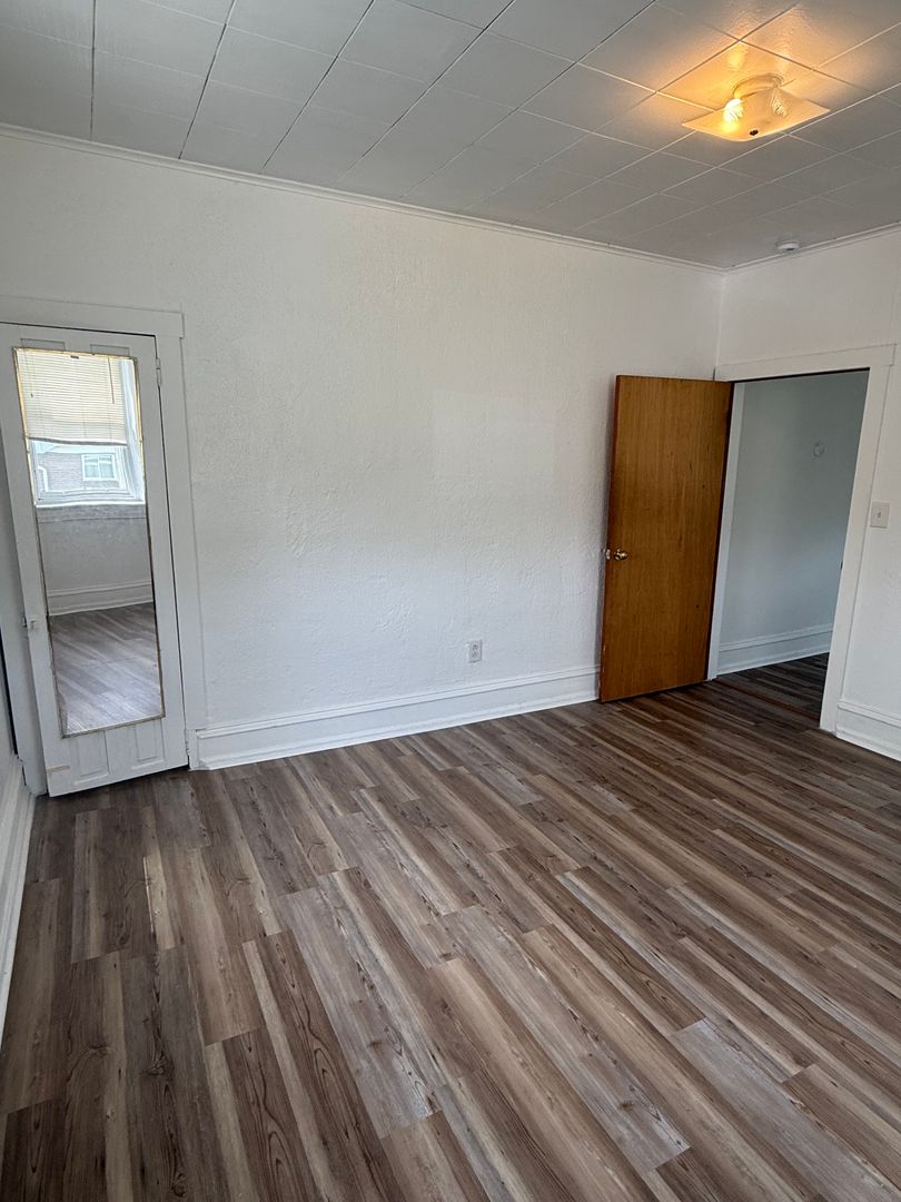 Fleetwood Apartment: 115 S Franklin Street