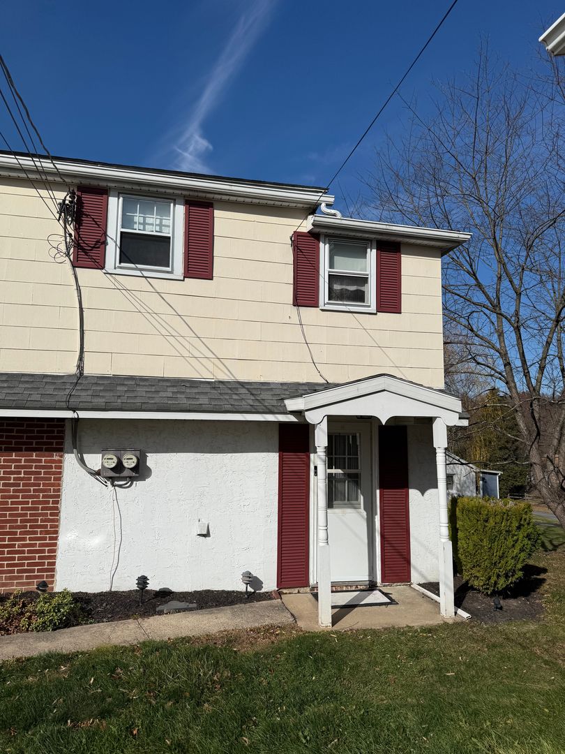 Stowe Apartment: 815 Grosstown Road