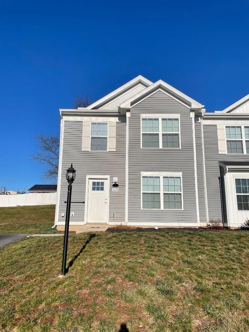 Dover House: 3618 Kortni Dr