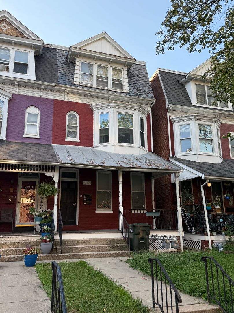 York House: 737 Linden Ave