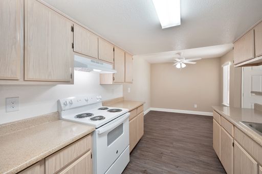Downstairs and Spacious – photo 1