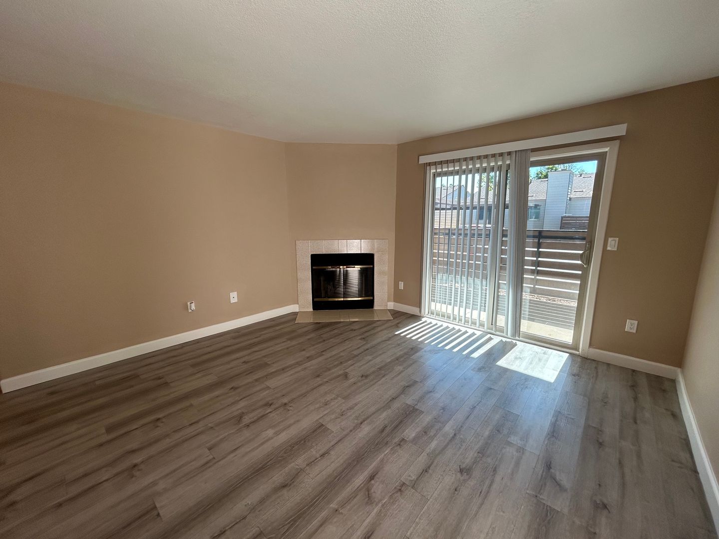 Sacramento Apartment: 9745 Old Placerville Road