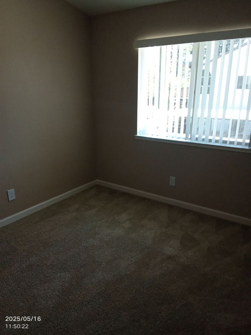 Citrus Heights Apartment: 7870 Locher Way