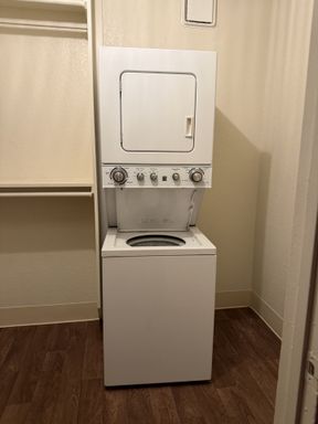 Washer/Dryer in Unit--ONLY ONE AVAILABLE--Ready today! – photo 1