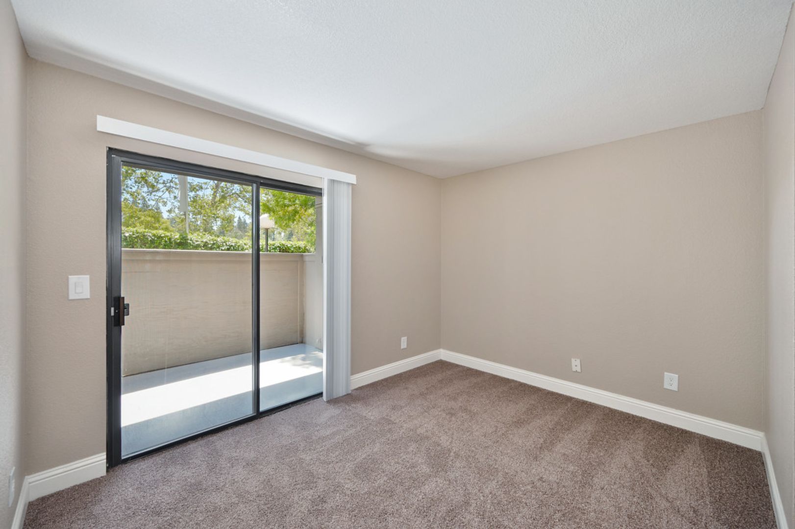 Carmichael Apartment: 4033 McClain Way