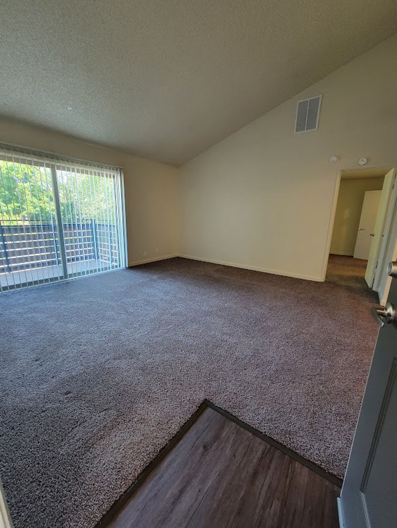 Sacramento Apartment: 5100 Garfield Ave.