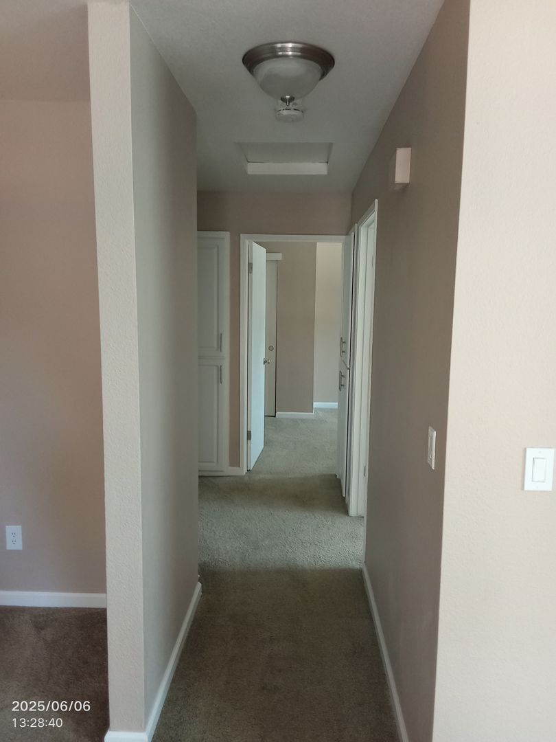 Citrus Heights Apartment: 7870 Locher Way
